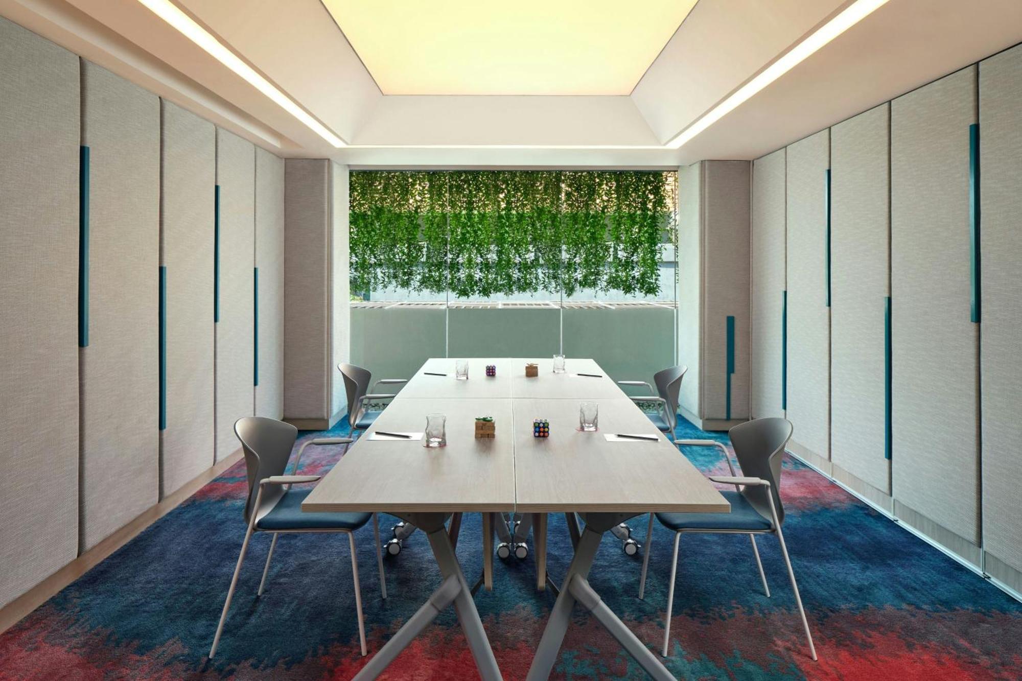Aloft Bali Kuta At Beachwalk Hotel 4*