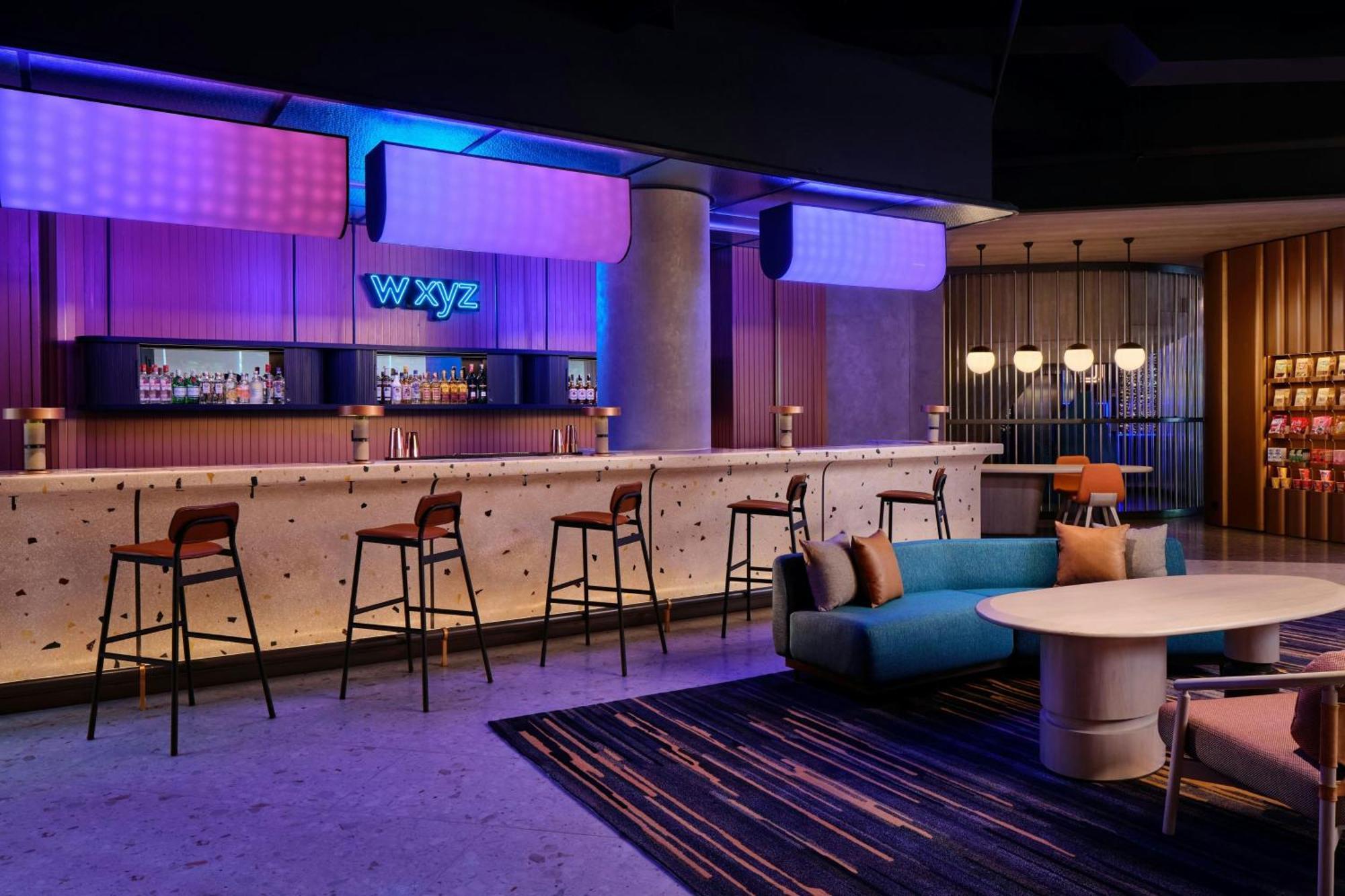 Hotel Aloft Bali Kuta At Beachwalk 4*