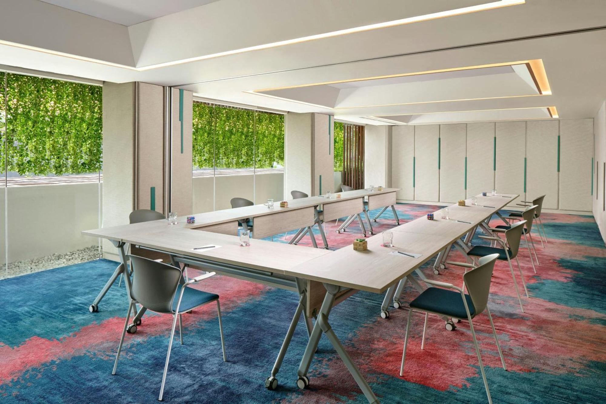 Aloft Bali Kuta At Beachwalk - Chse Certified Hotel Kuta (Bali)